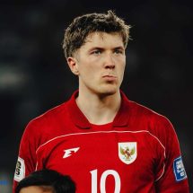 Striker tajam Timnas Indonesia, Ole Romeny, resmi mendarat di Bali! Siap cetak gol back to back vs China & Jepang? Ini fakta lengkapnya!
